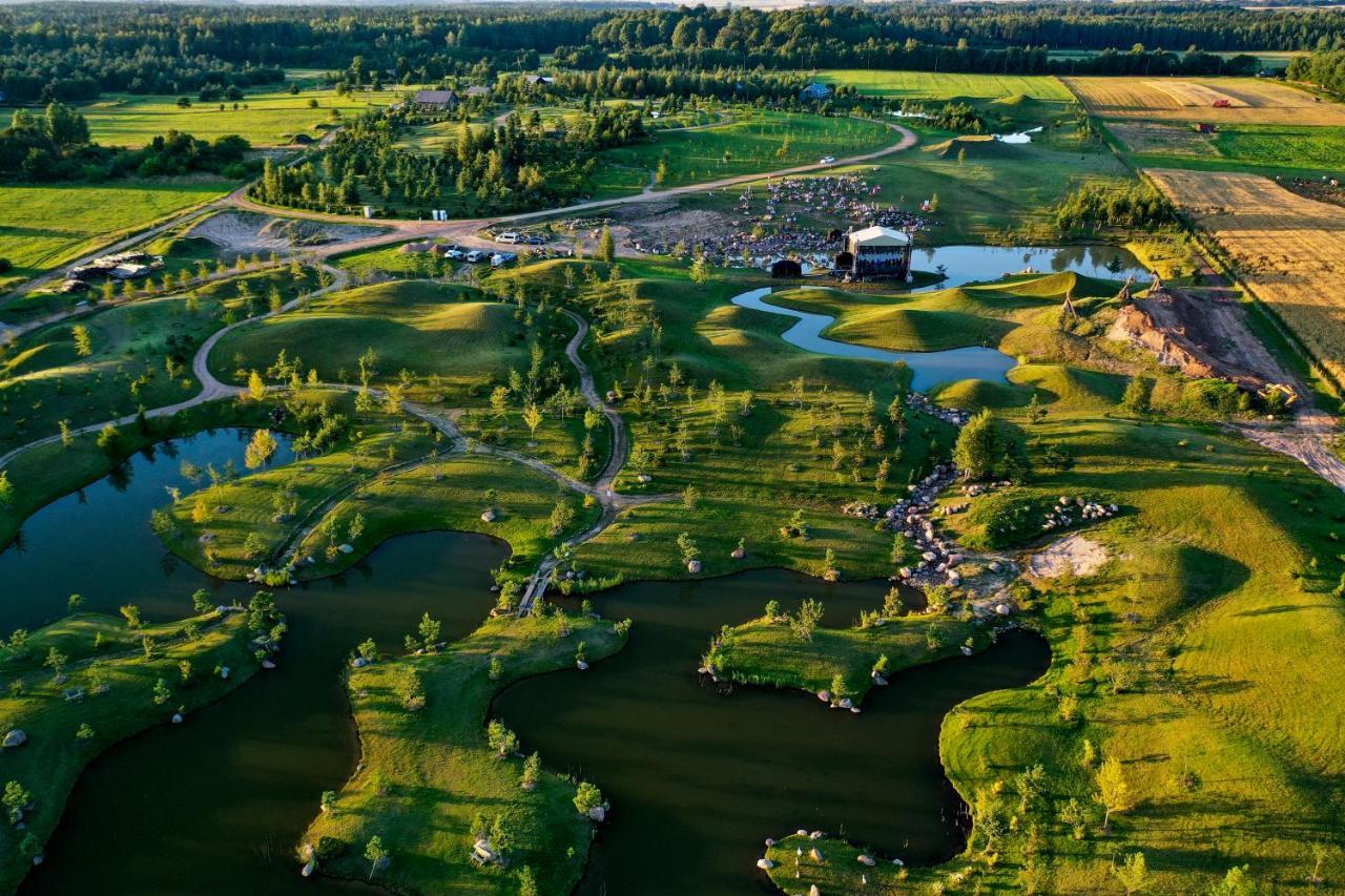 Japoniskas Sodas Medomiskiai Buitenkant foto